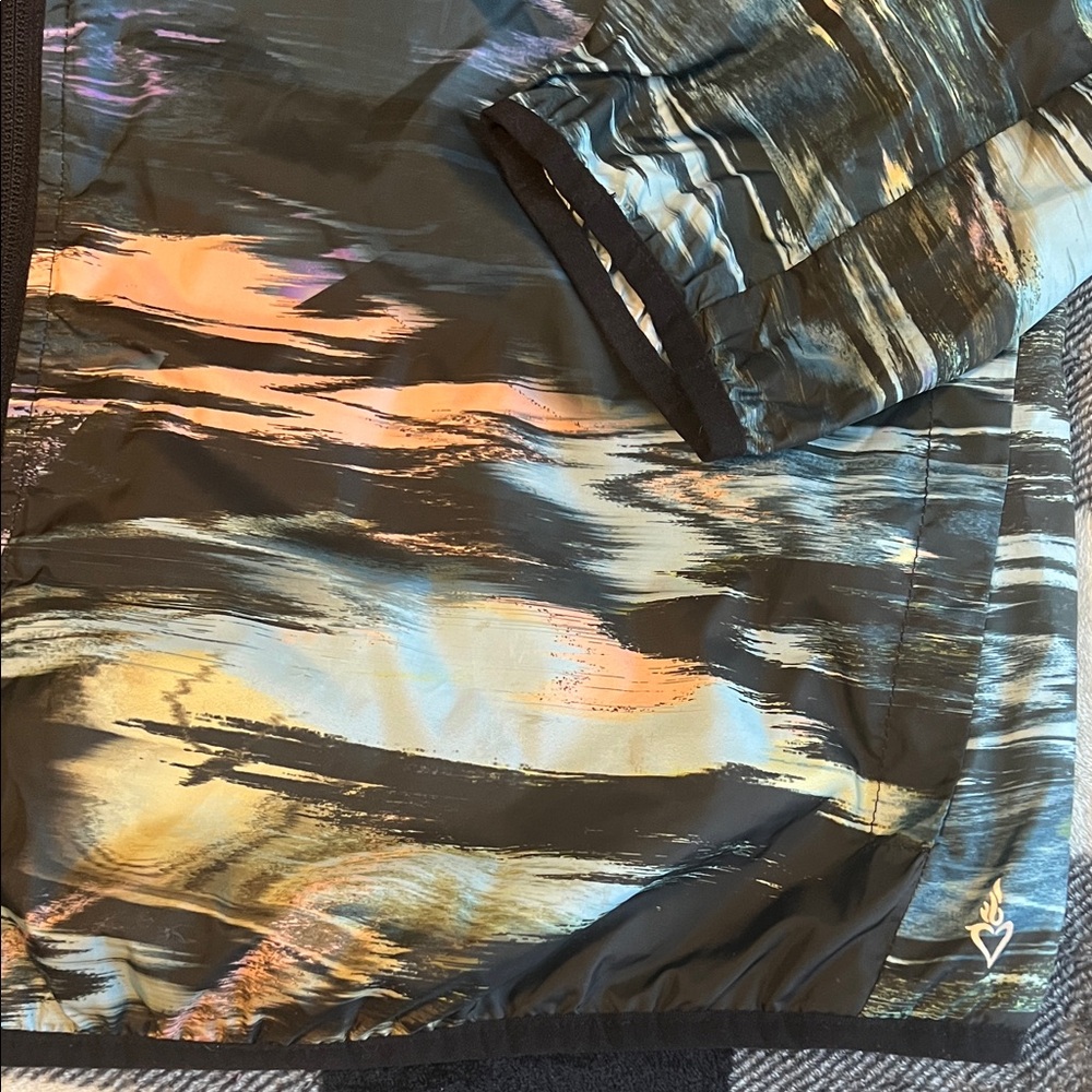 Happy Camper by TORRID Abstract Multicolor Windbreaker Jacket plus size  2X - Picture 6 of 14